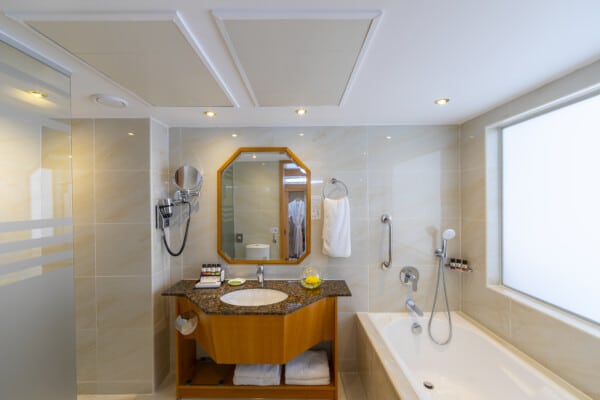 28.3 ATHENA BEACH HOTEL SUPERIOR DELUXE SV ROOM WITH BALCONY BATHROOM